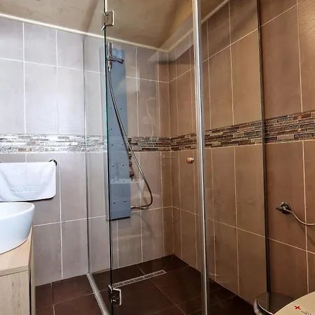 Restaurant & Apartments & Rooms Avenia Ruma Exterior photo
