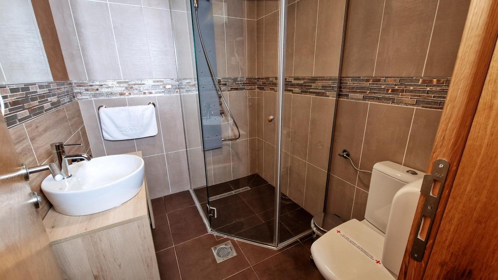Restaurant & & Avenia Gasthof 4*