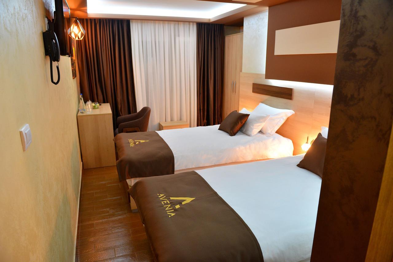 Restaurant & & Avenia 4*